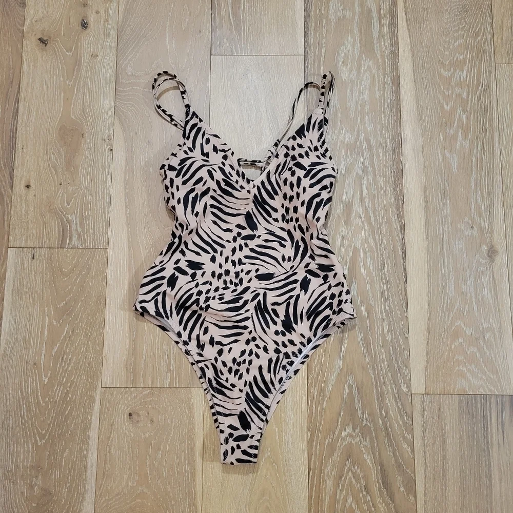 Shade & Shore Leopard Animal print monokini black/tan‎ swimsuit size Small